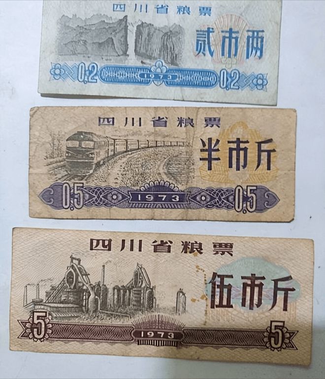 “老物件”千万要保存好最贵的价值一套房j9九游会真人游戏第一6种越放越值钱的(图11)