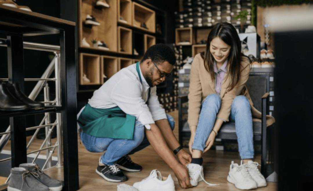 格上扬关税“寒流”或使市场需求进一步降温j9九游真人游戏第一品牌国际鞋履 女鞋价(图1)